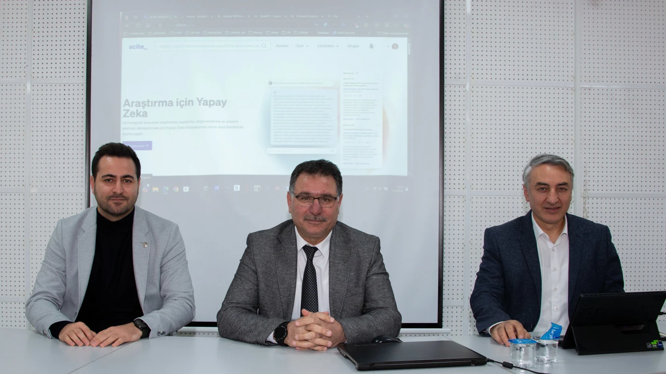 Selçuk Üniversitesinde akademik çalışmalarda yapay zeka anlatıldı 